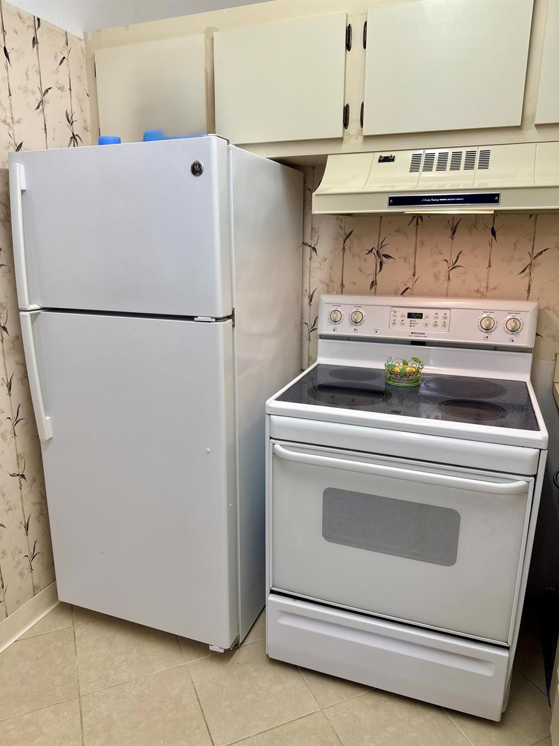 VILLAGE GREEN NO 4 COND - Residential Lease