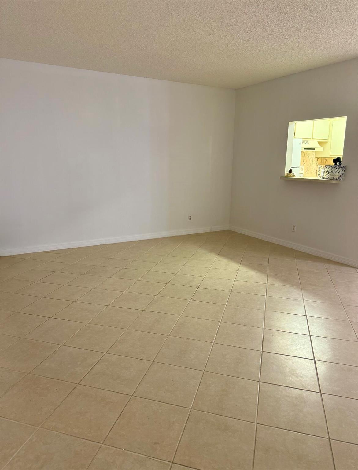 VILLAGE GREEN NO 4 COND - Residential Lease