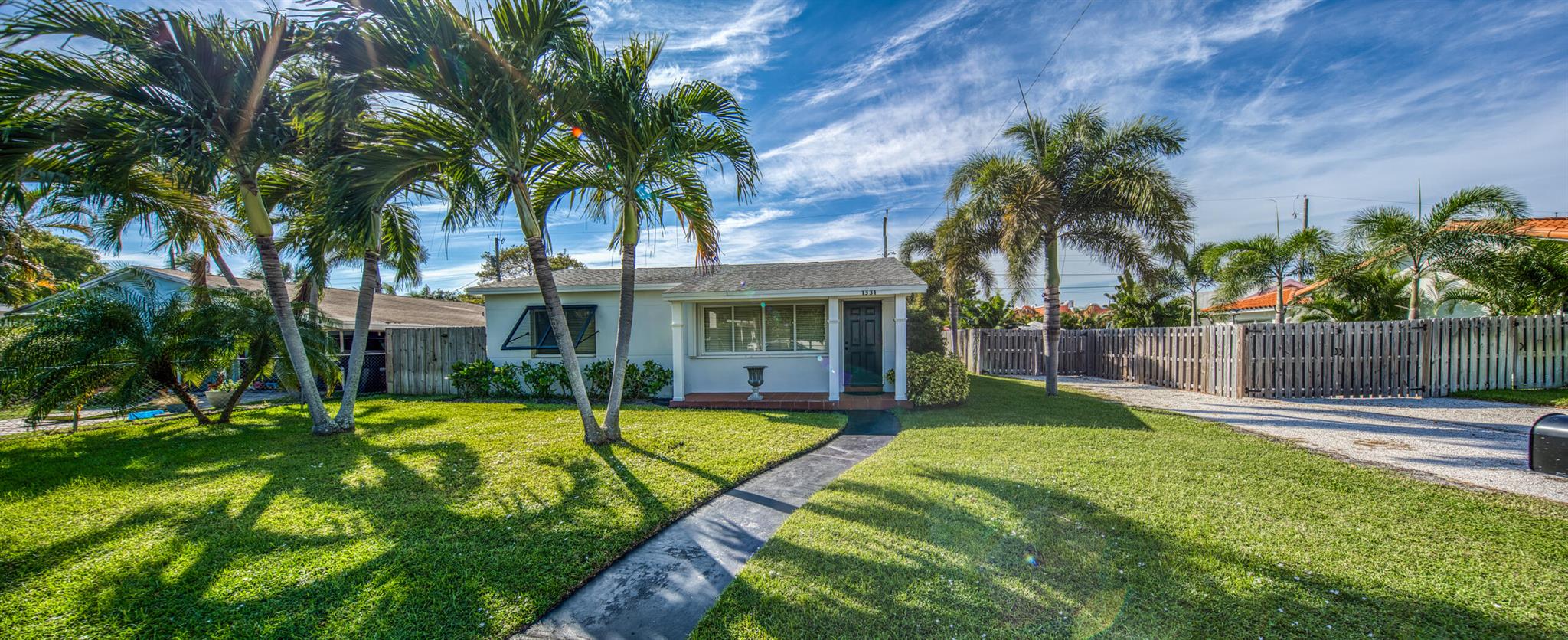 NORTH LAKE WORTH - Residential Lease