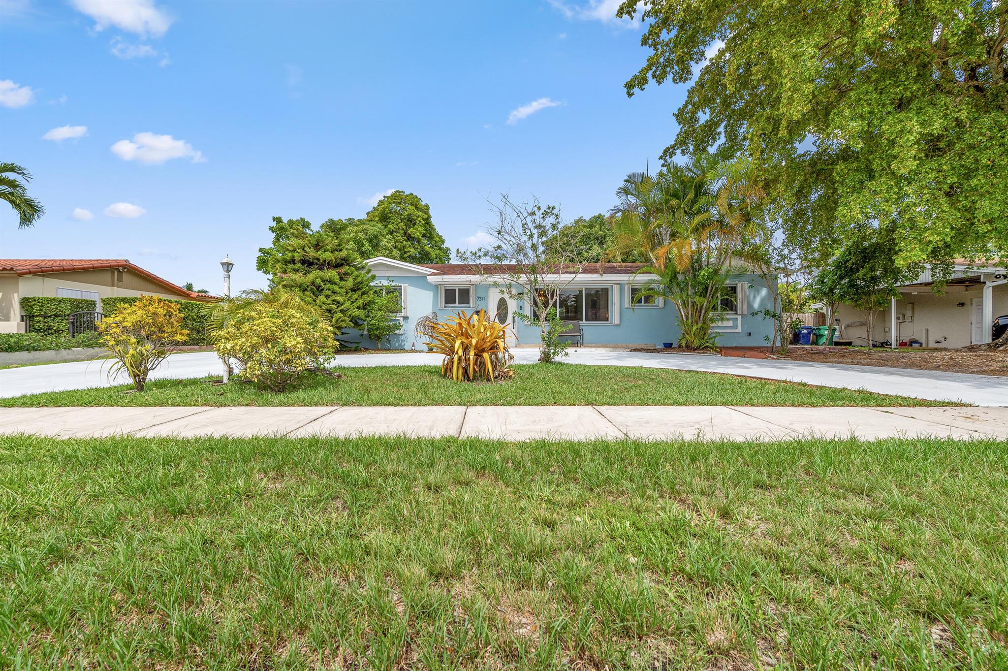7311 SW 139th Avenue, Miami, FL, 33183/$795,900 2 7311 SW 139th Avenue