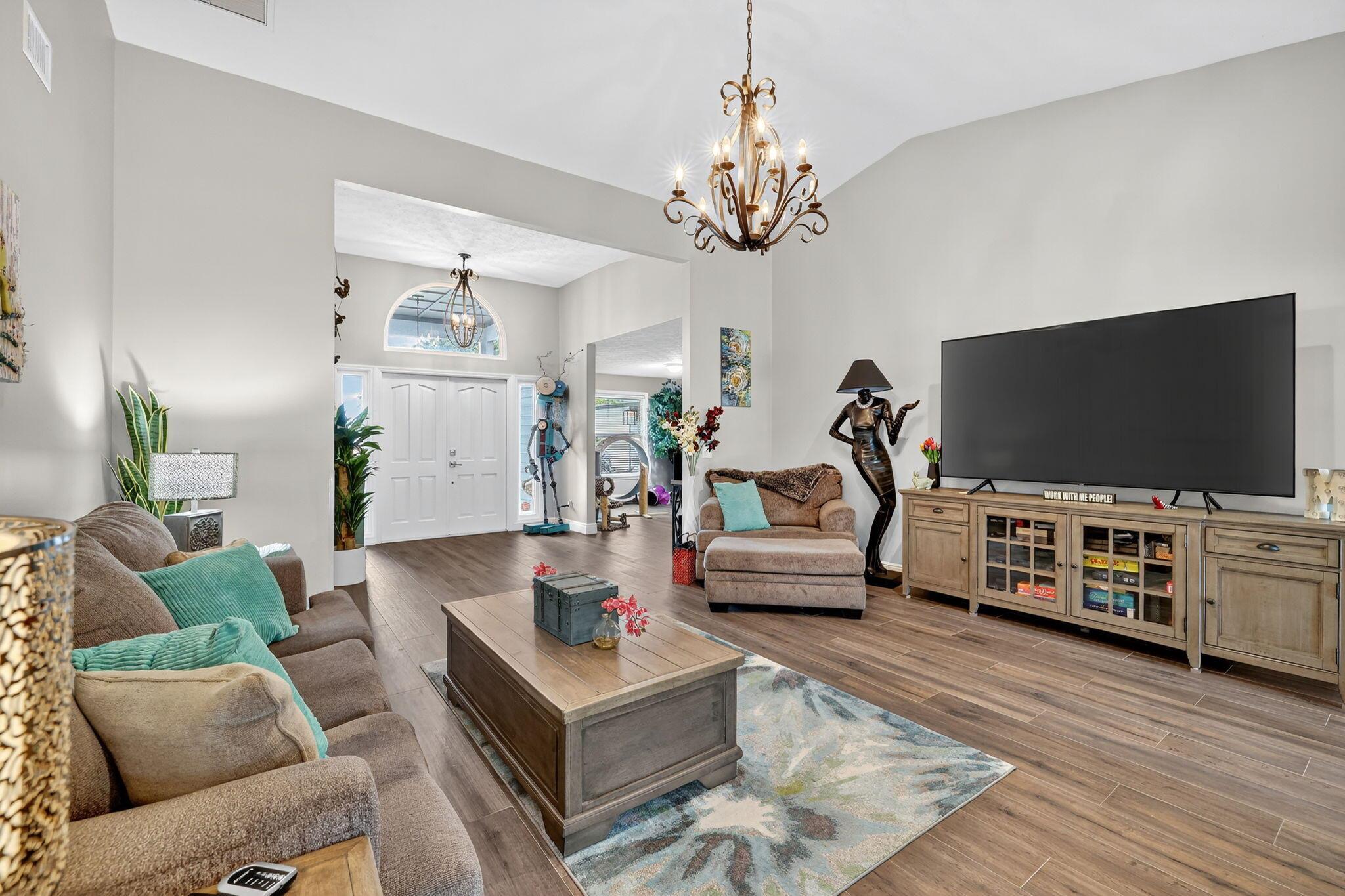 5321 SE Sterling Circle