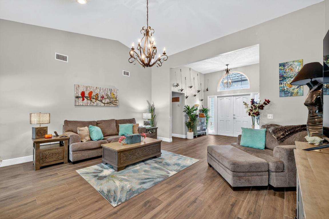 5321 SE Sterling Circle