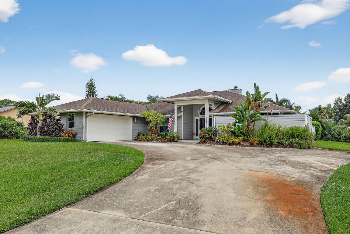 CORAL LAKES - Residential