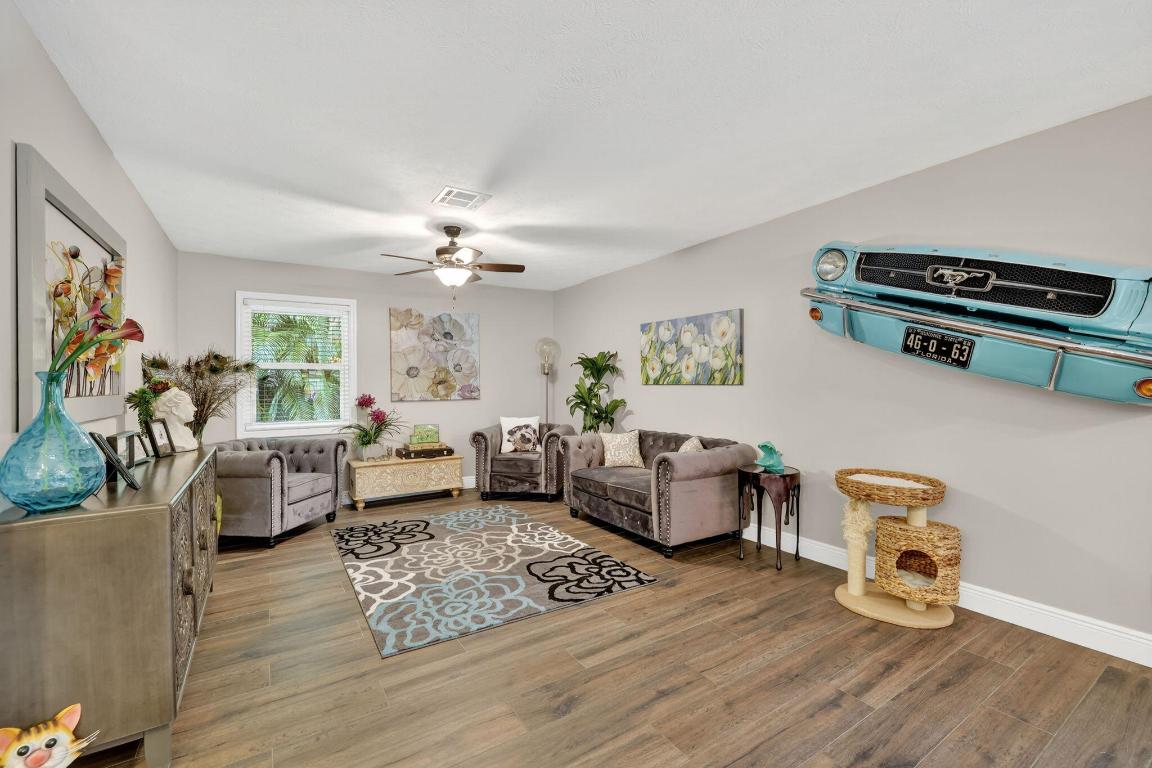 CORAL LAKES - Residential