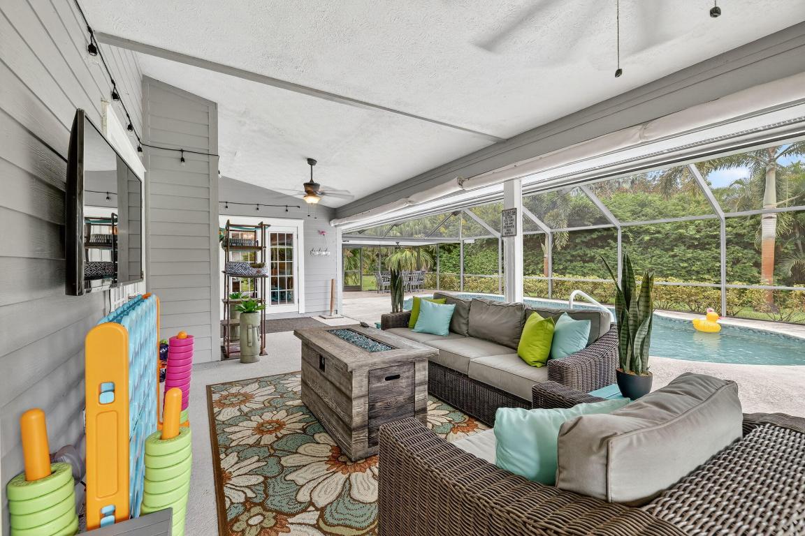 CORAL LAKES - Residential