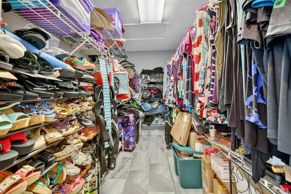 CORAL LAKES - Residential