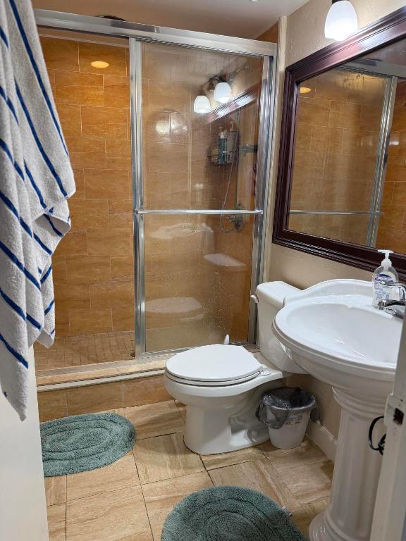 PINE RIDGE NORTH VILLAGE III CONDO - Residential Lease