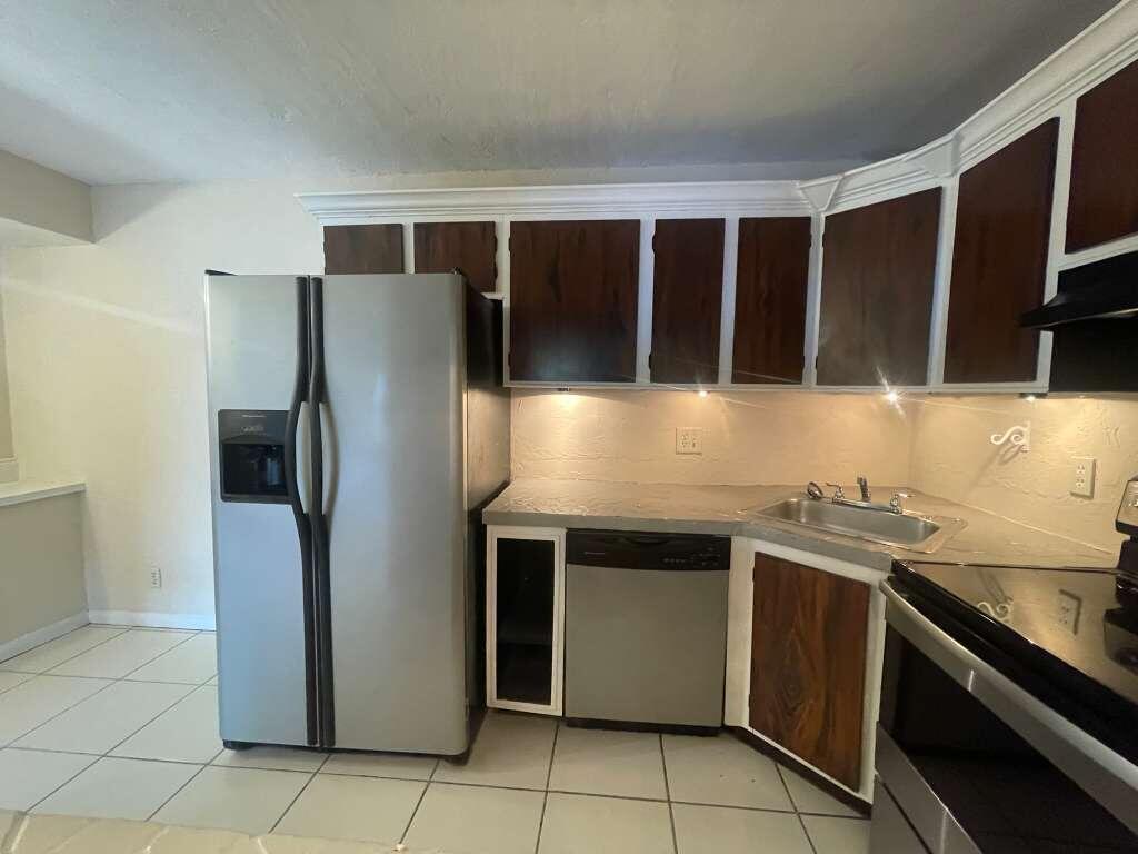 PINE RIDGE NORTH VILLAGE - Residential Lease