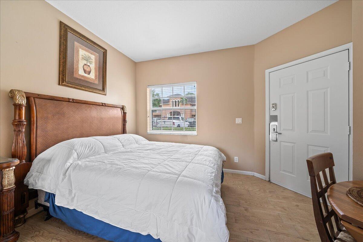CASTLE PINES CONDOMINIUM - Residential Lease
