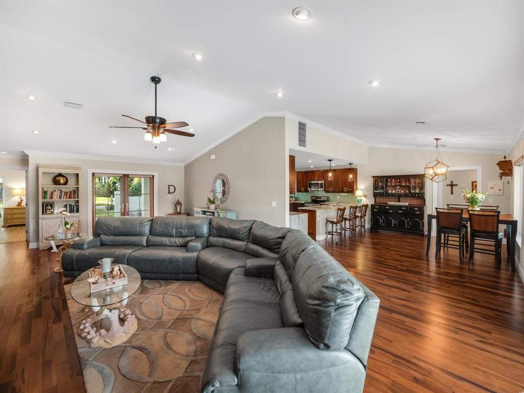 SHORES 2 - Residential