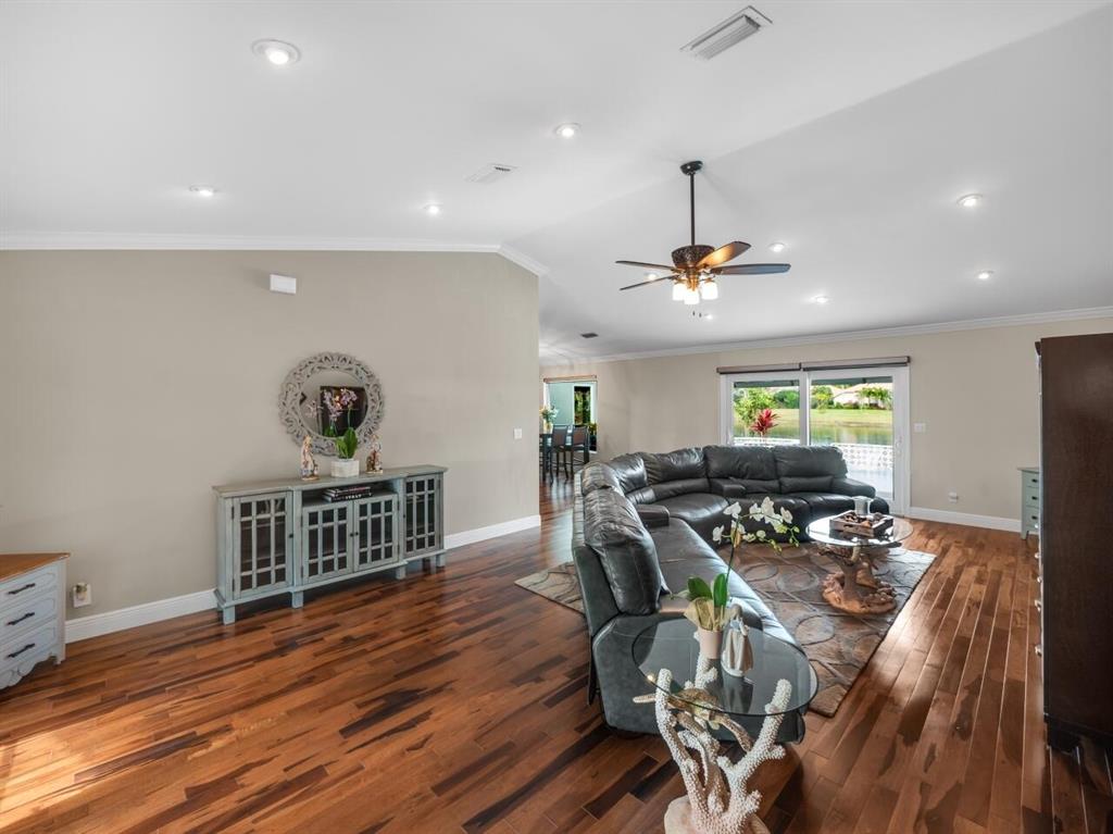 SHORES 2 - Residential