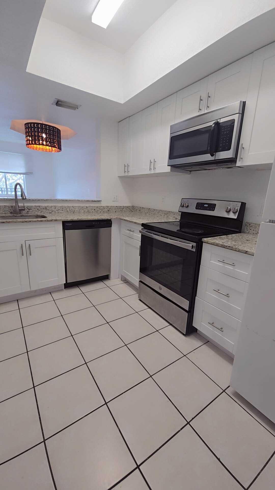 VILLAS DE TUSCANY CONDO - Residential Lease