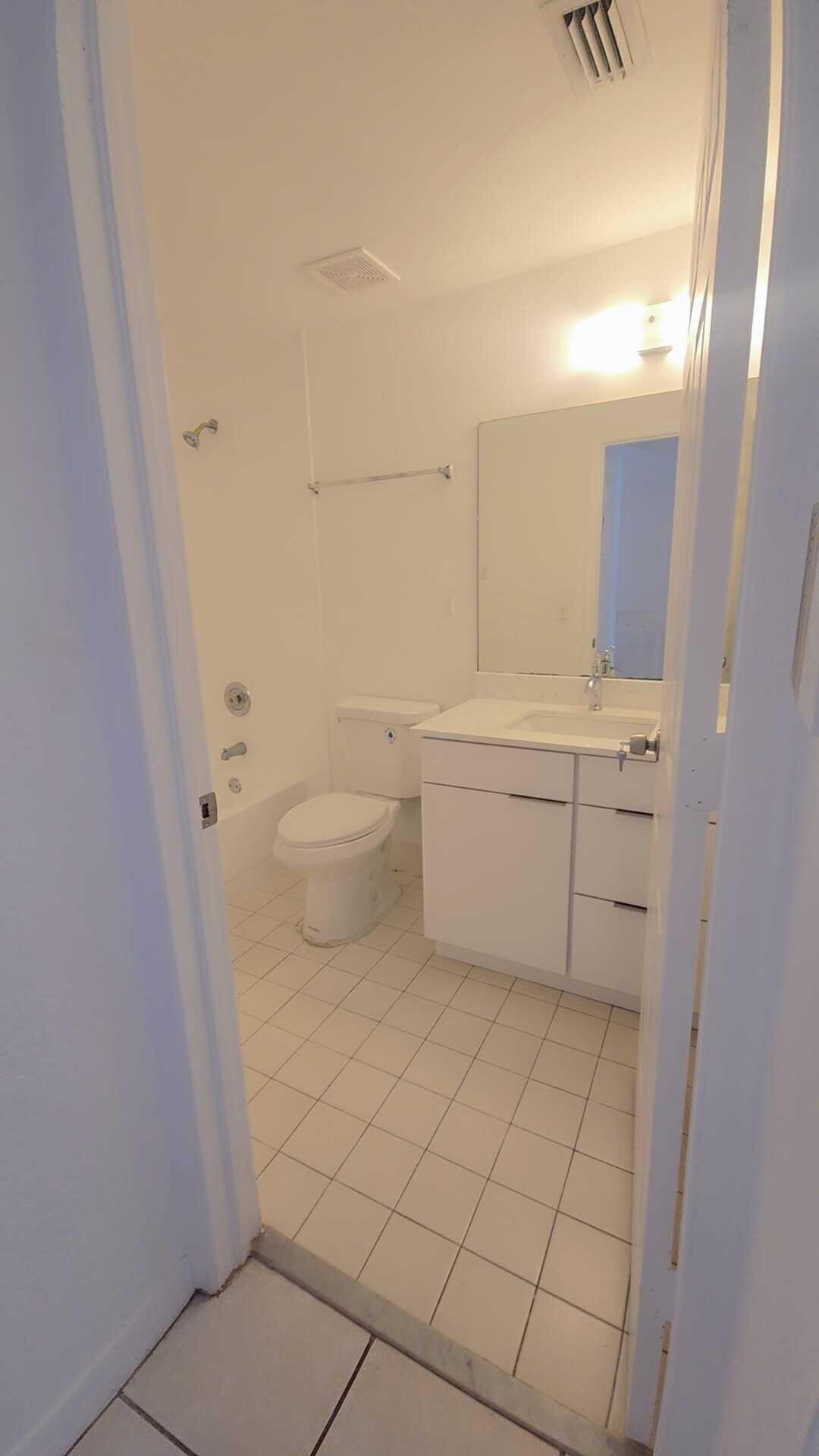 VILLAS DE TUSCANY CONDO - Residential Lease