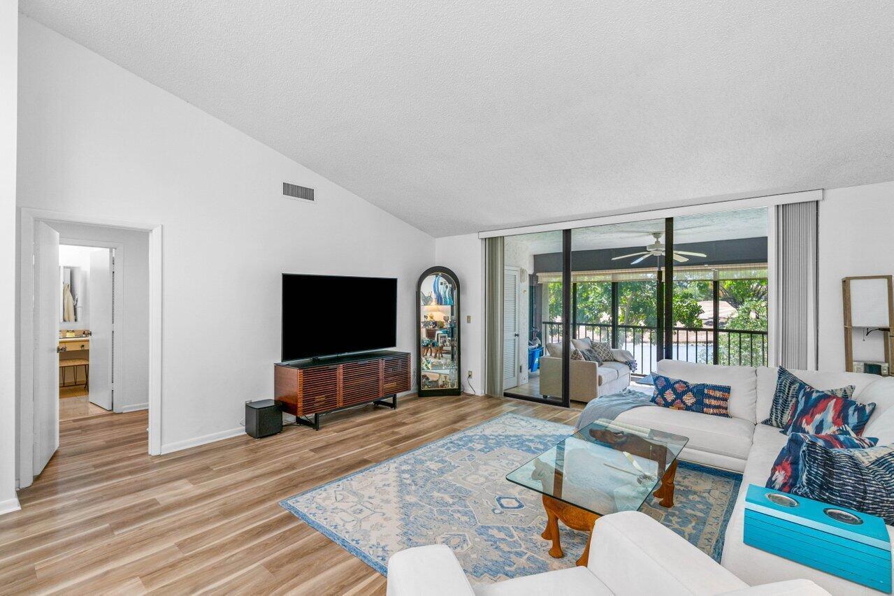 EASTGATE AT HUNTERS RUN CONDO - Residential