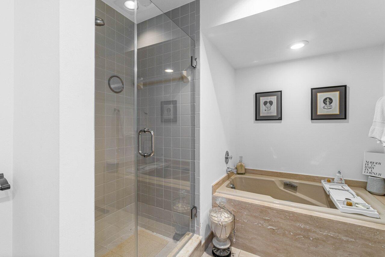 EASTGATE AT HUNTERS RUN CONDO - Residential