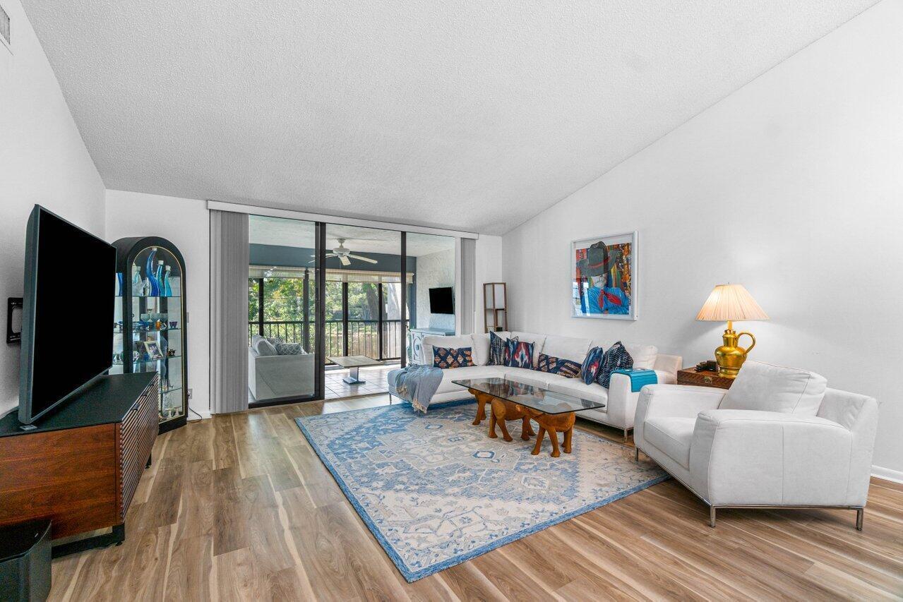 EASTGATE AT HUNTERS RUN CONDO - Residential