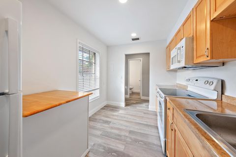 Tiny photo for 292 Cape Cod Circle #B, Lake Worth, FL 33467 (MLS # R11159100)
