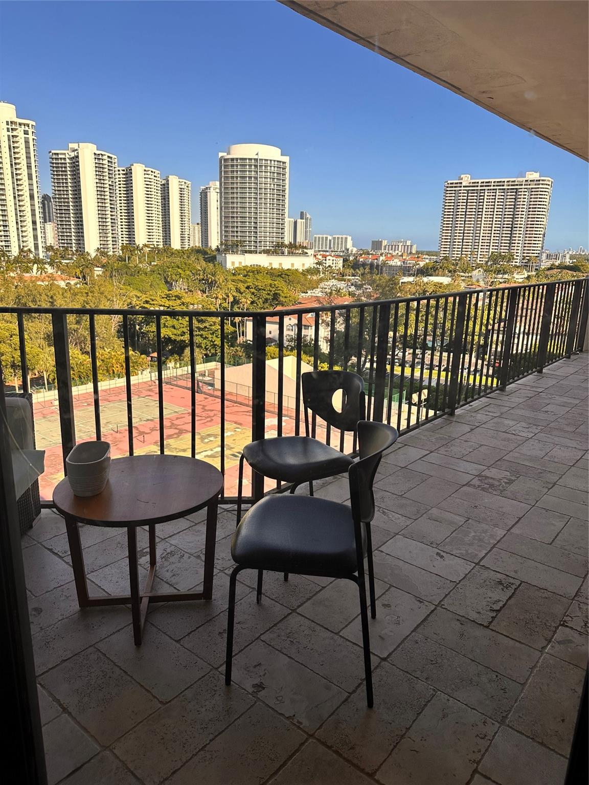 BISCAYNE COVE - Residential
