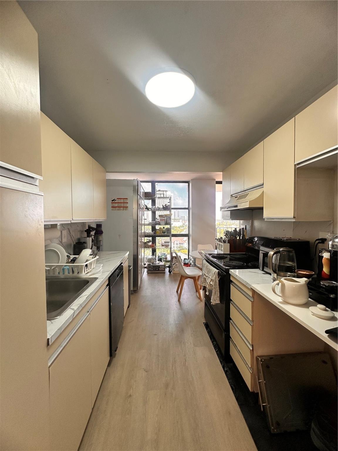 18181 NE 31st ct 1108, Aventura, FL, 33160/$410,000 2 18181 NE 31st ct 1108