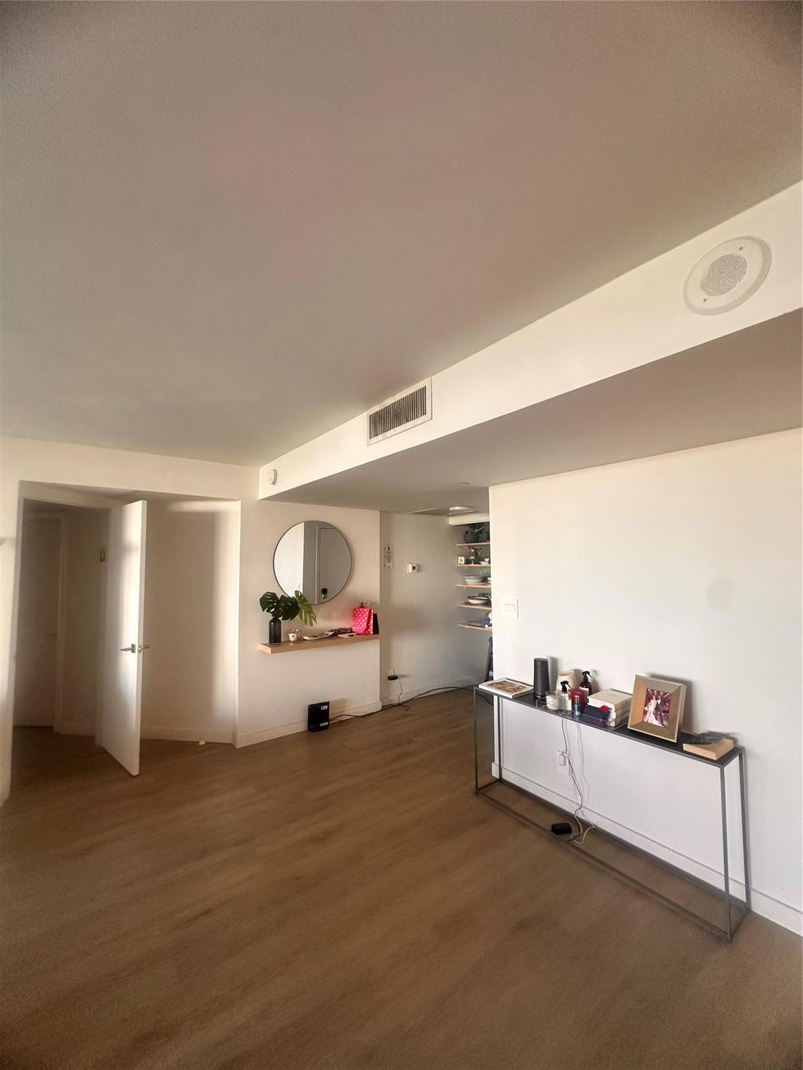 BISCAYNE COVE - Residential