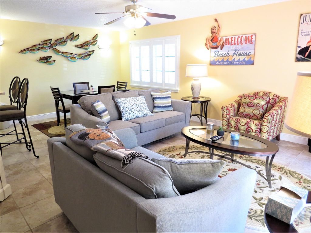 Photo of 265 Seabreeze Circle, Jupiter, FL 33477 (MLS # R10799779)