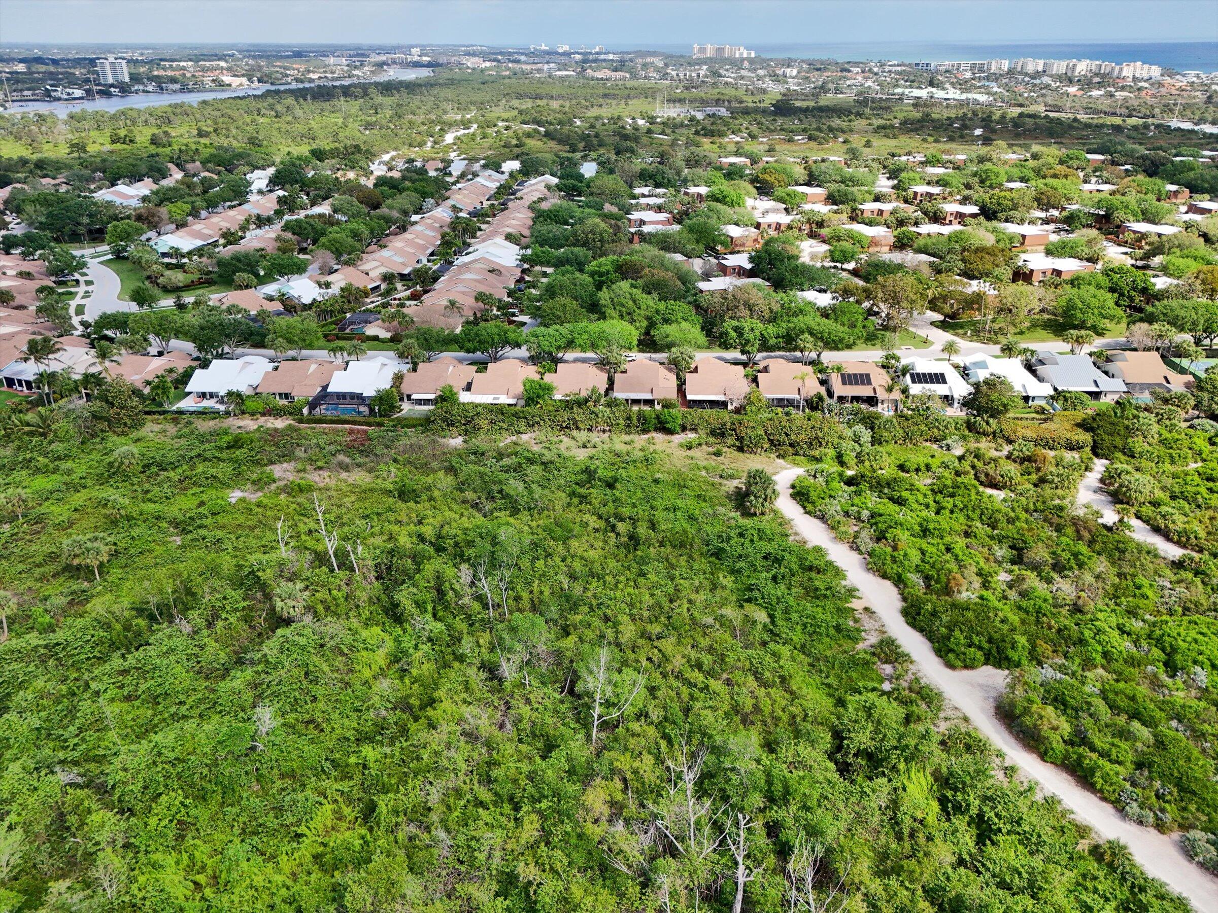 BLUFFS RIVER SINGLE FAMILY HOME ON THE PRESERVE - Residential