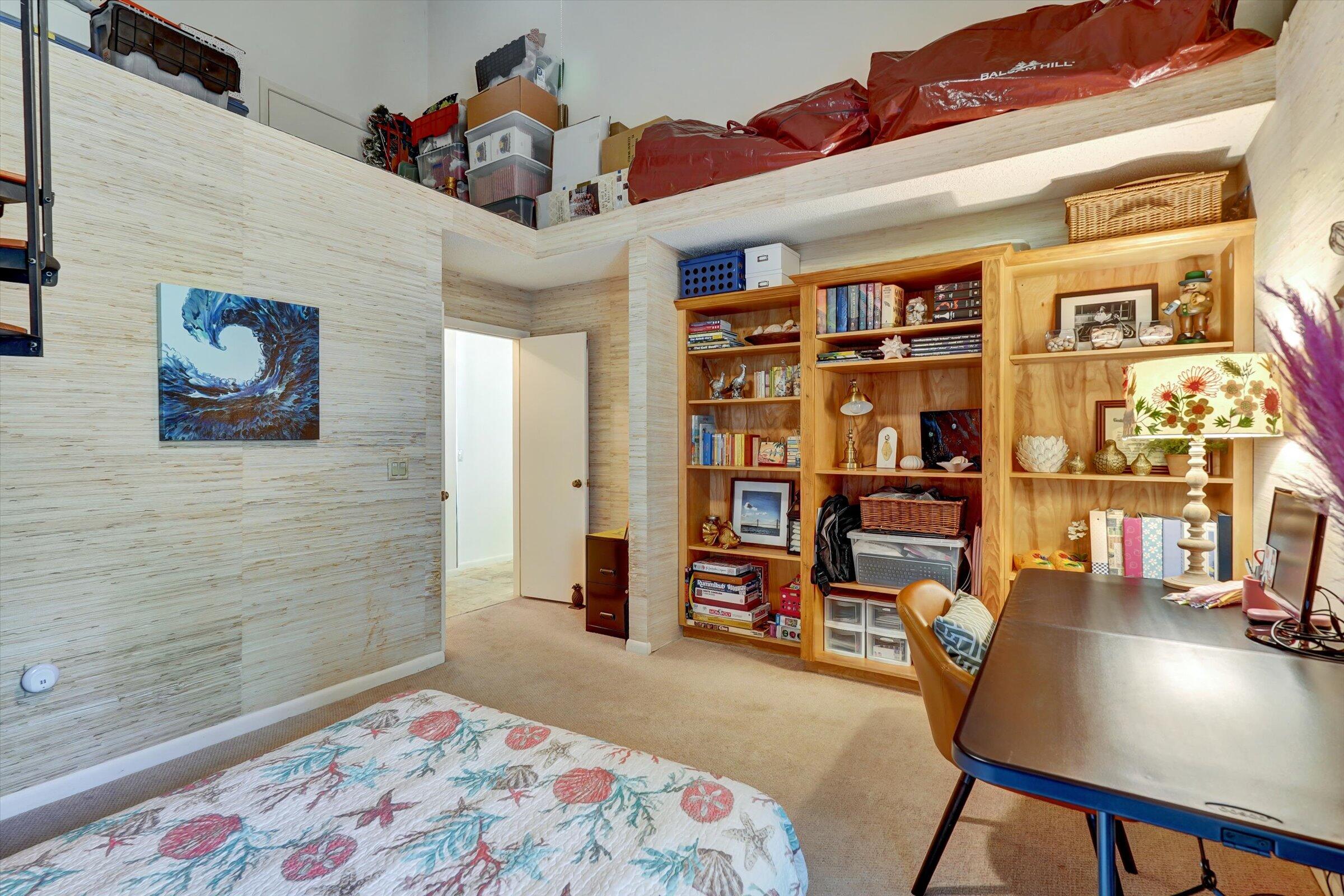 BLUFFS RIVER SINGLE FAMILY HOME ON THE PRESERVE - Residential