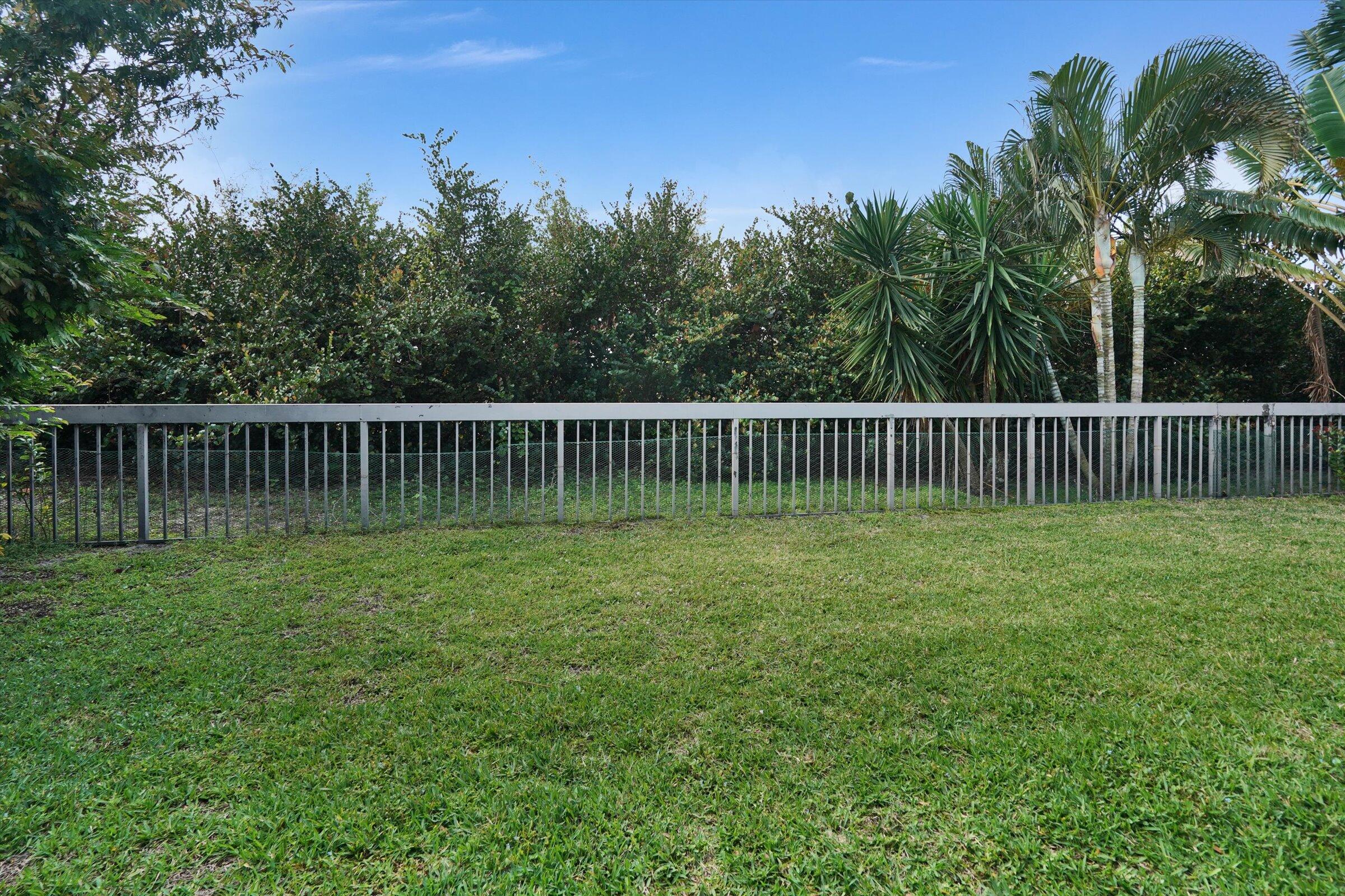 BLUFFS RIVER SINGLE FAMILY HOME ON THE PRESERVE - Residential