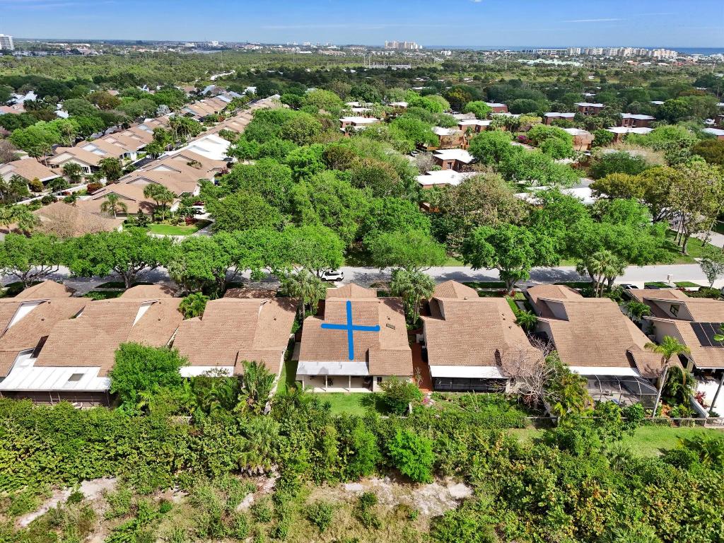 BLUFFS RIVER SINGLE FAMILY HOME ON THE PRESERVE - Residential