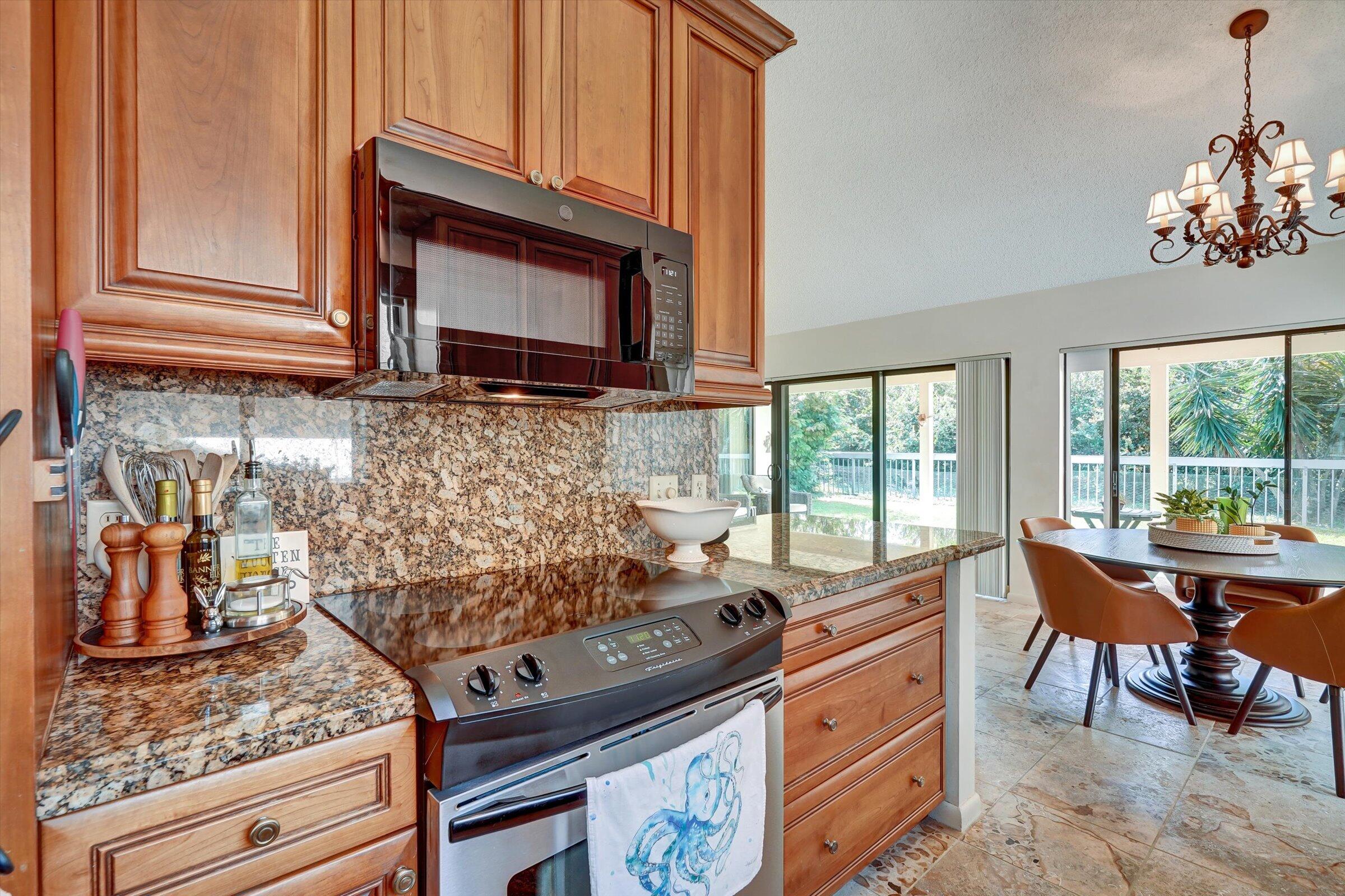 BLUFFS RIVER SINGLE FAMILY HOME ON THE PRESERVE - Residential