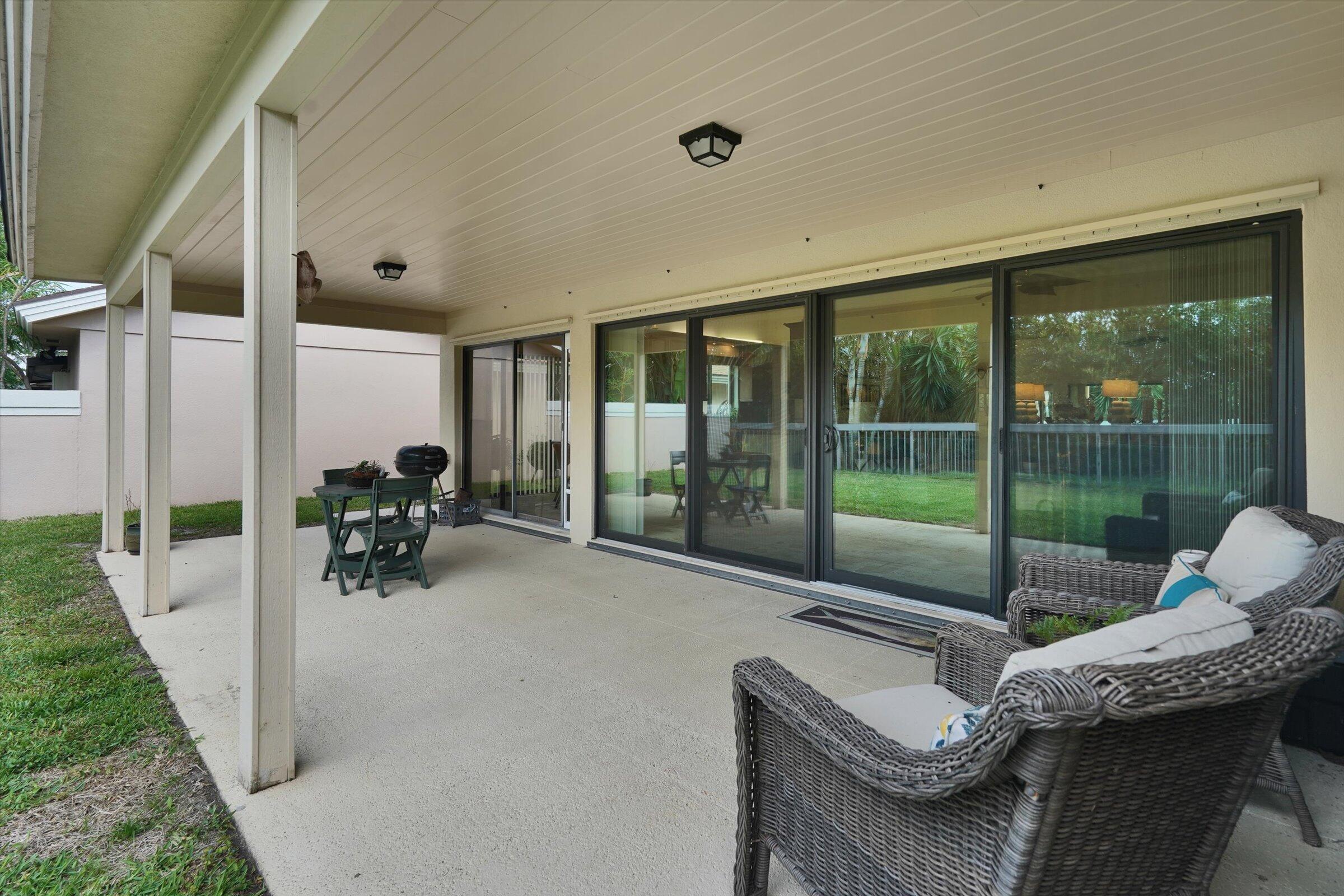 BLUFFS RIVER SINGLE FAMILY HOME ON THE PRESERVE - Residential