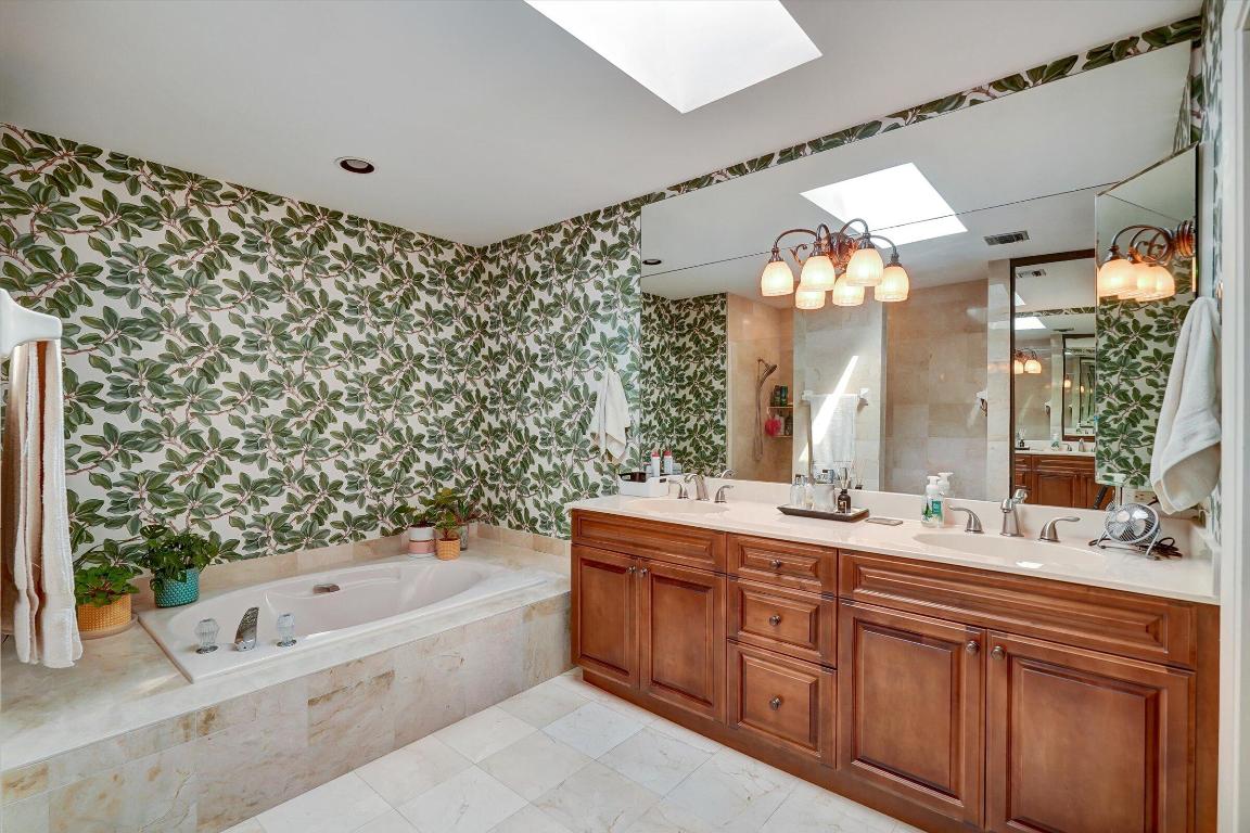 BLUFFS RIVER SINGLE FAMILY HOME ON THE PRESERVE - Residential