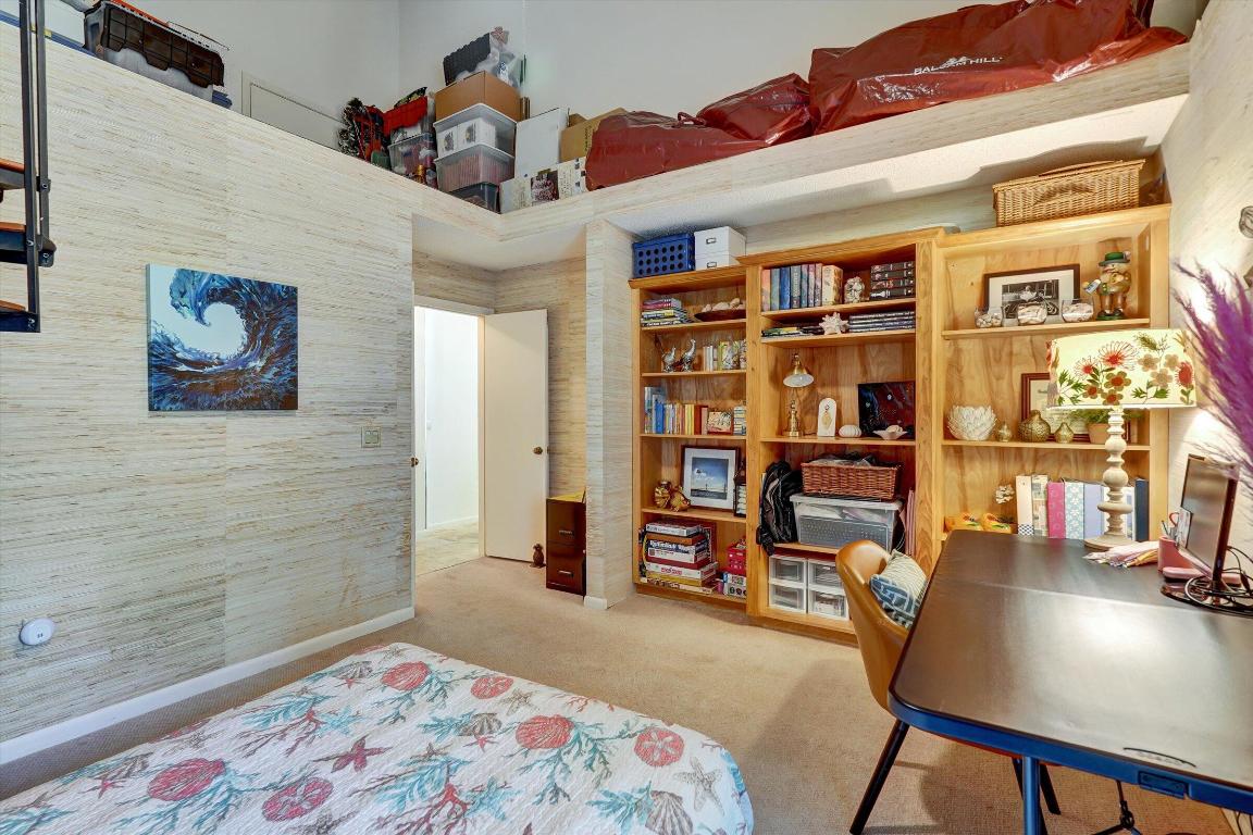 BLUFFS RIVER SINGLE FAMILY HOME ON THE PRESERVE - Residential