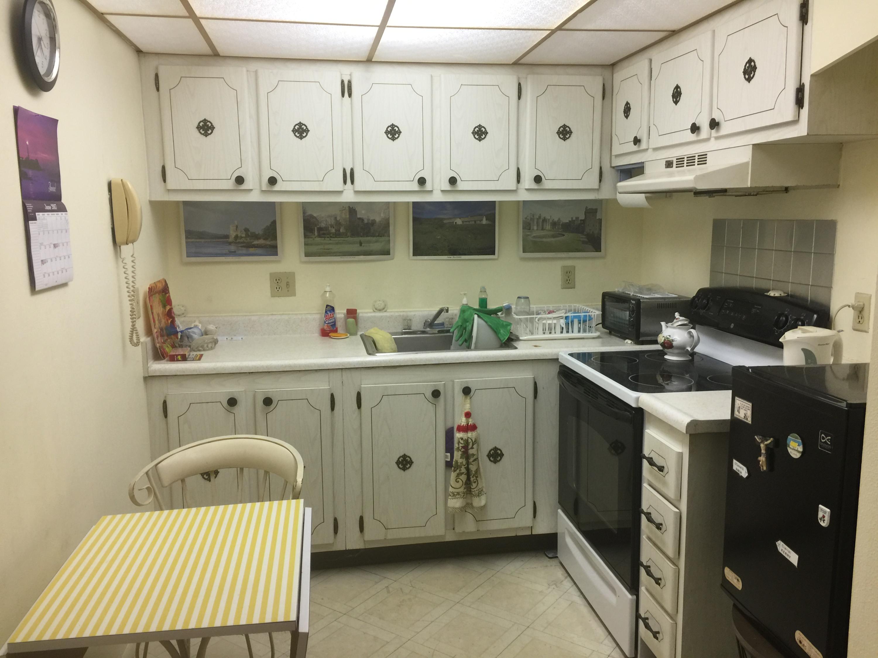 VILLAGE GREEN AVON CONDO - Residential