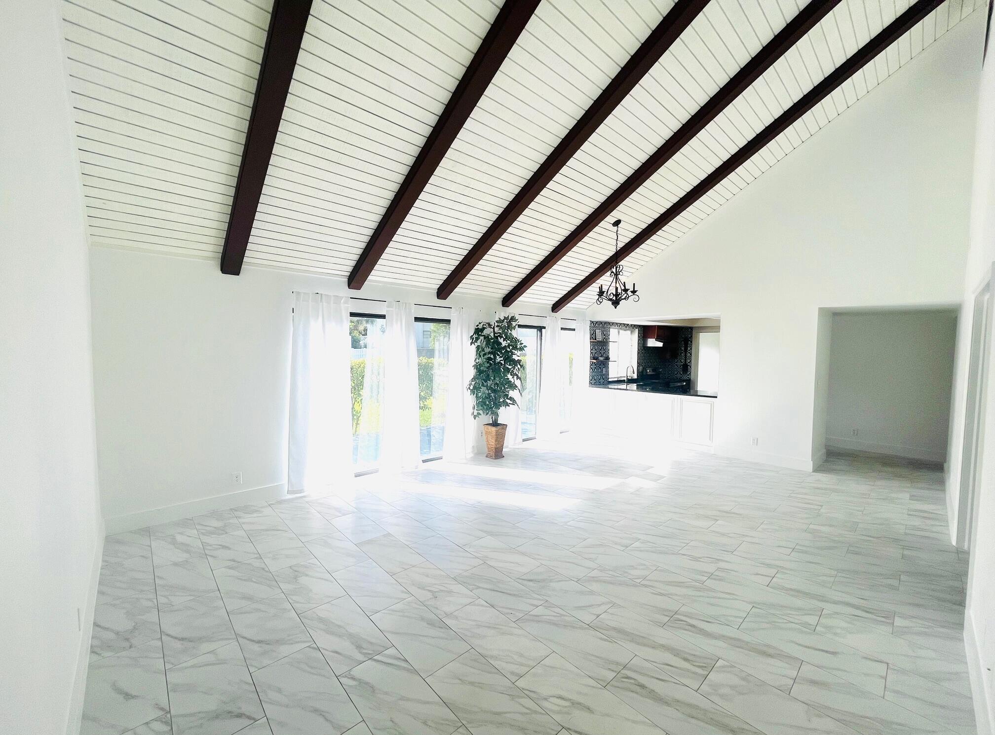 241 NW 15th Street