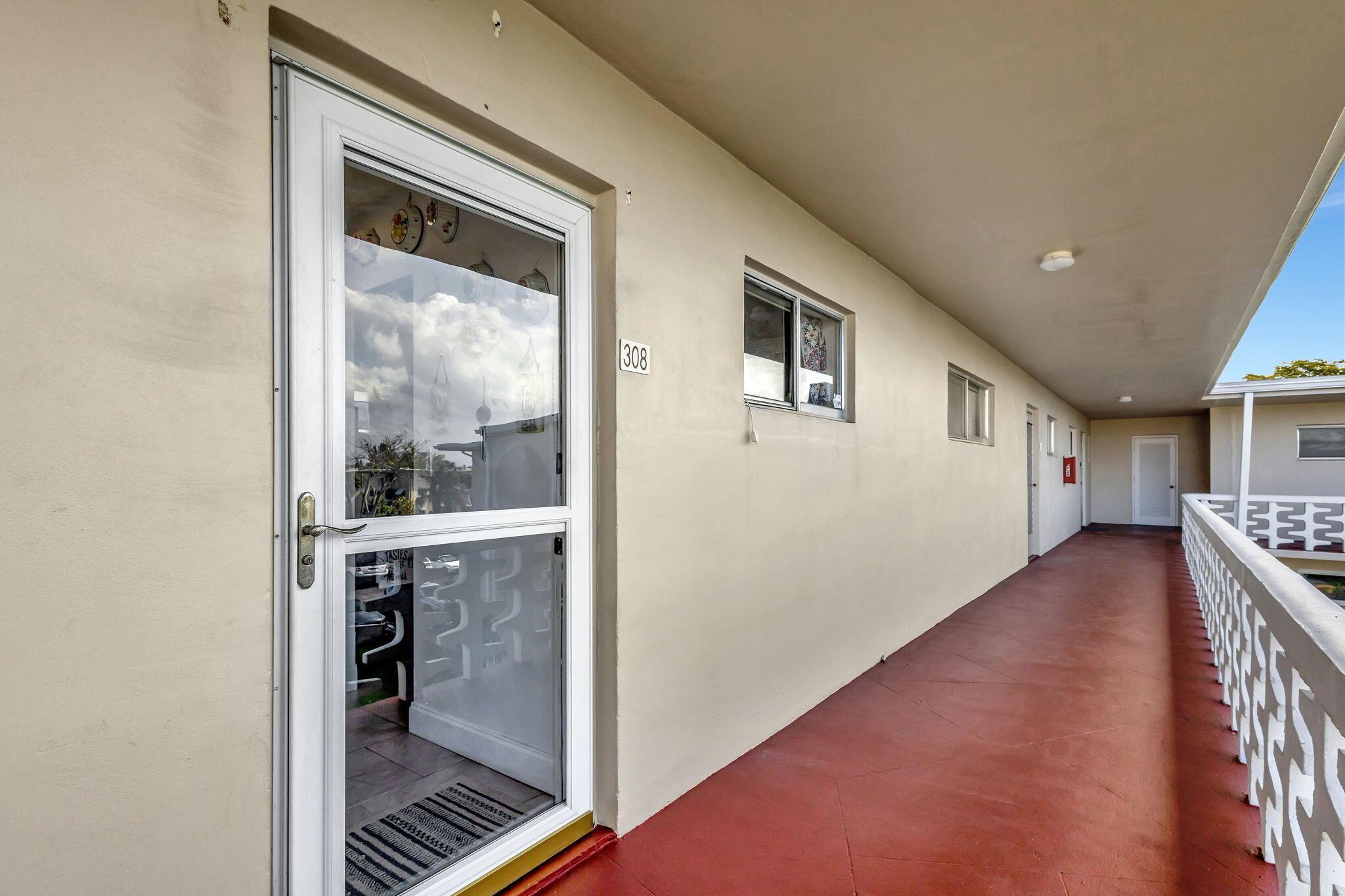 View photos, virtual tours, details... 2812 Garden Drive S 308