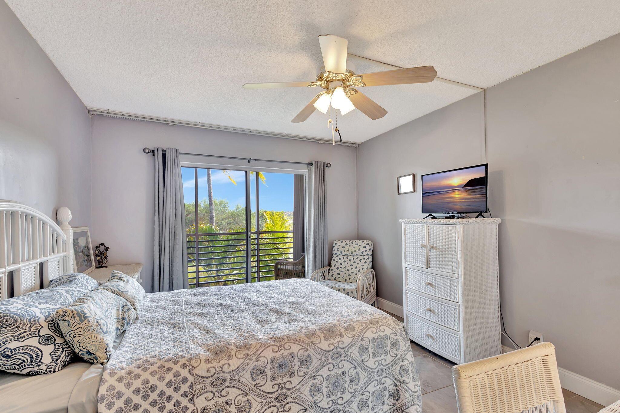 View photos, virtual tours, details... 2812 Garden Drive S 308