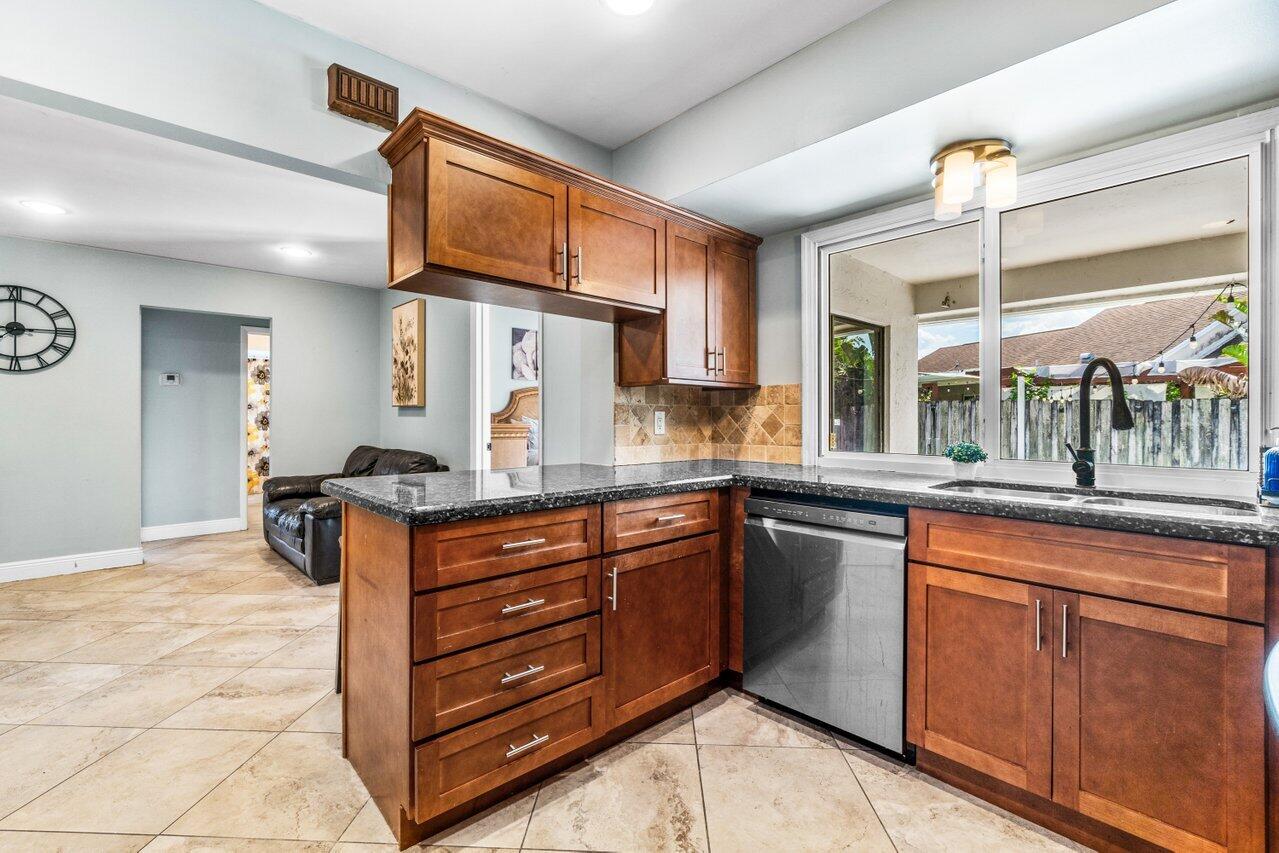 SOUTH SHORE 2 OF WELLINGTON - Residential Lease