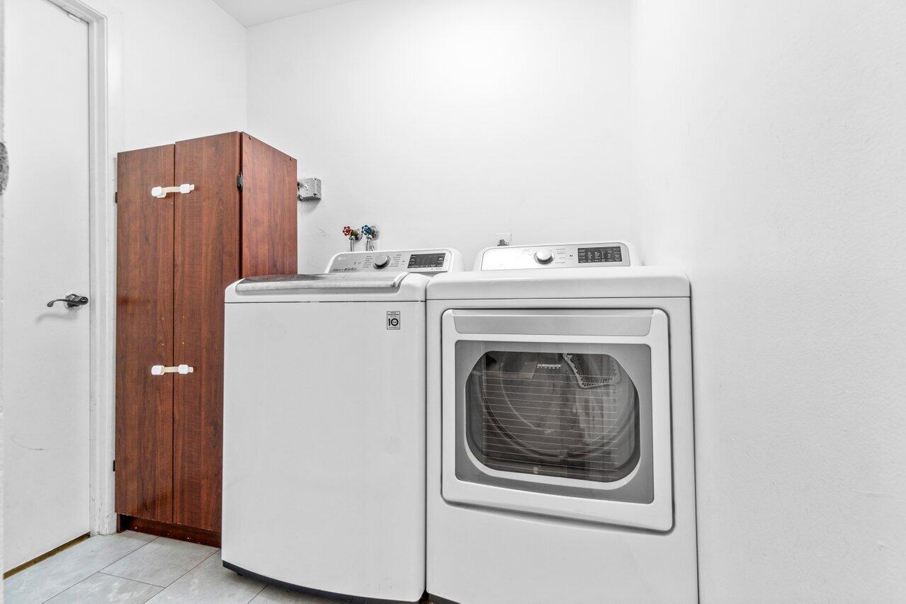 SOUTH SHORE 2 OF WELLINGTON - Residential Lease