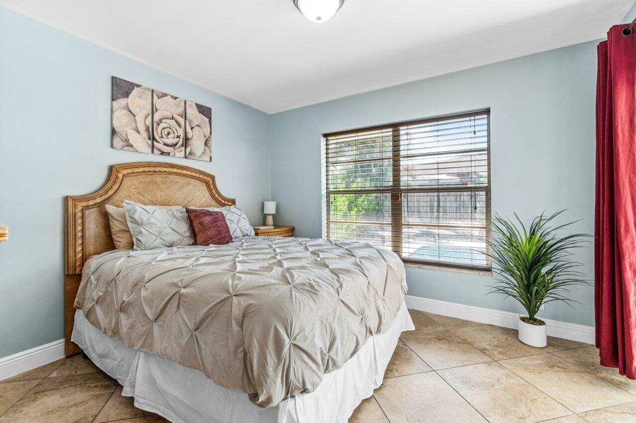 SOUTH SHORE 2 OF WELLINGTON - Residential Lease