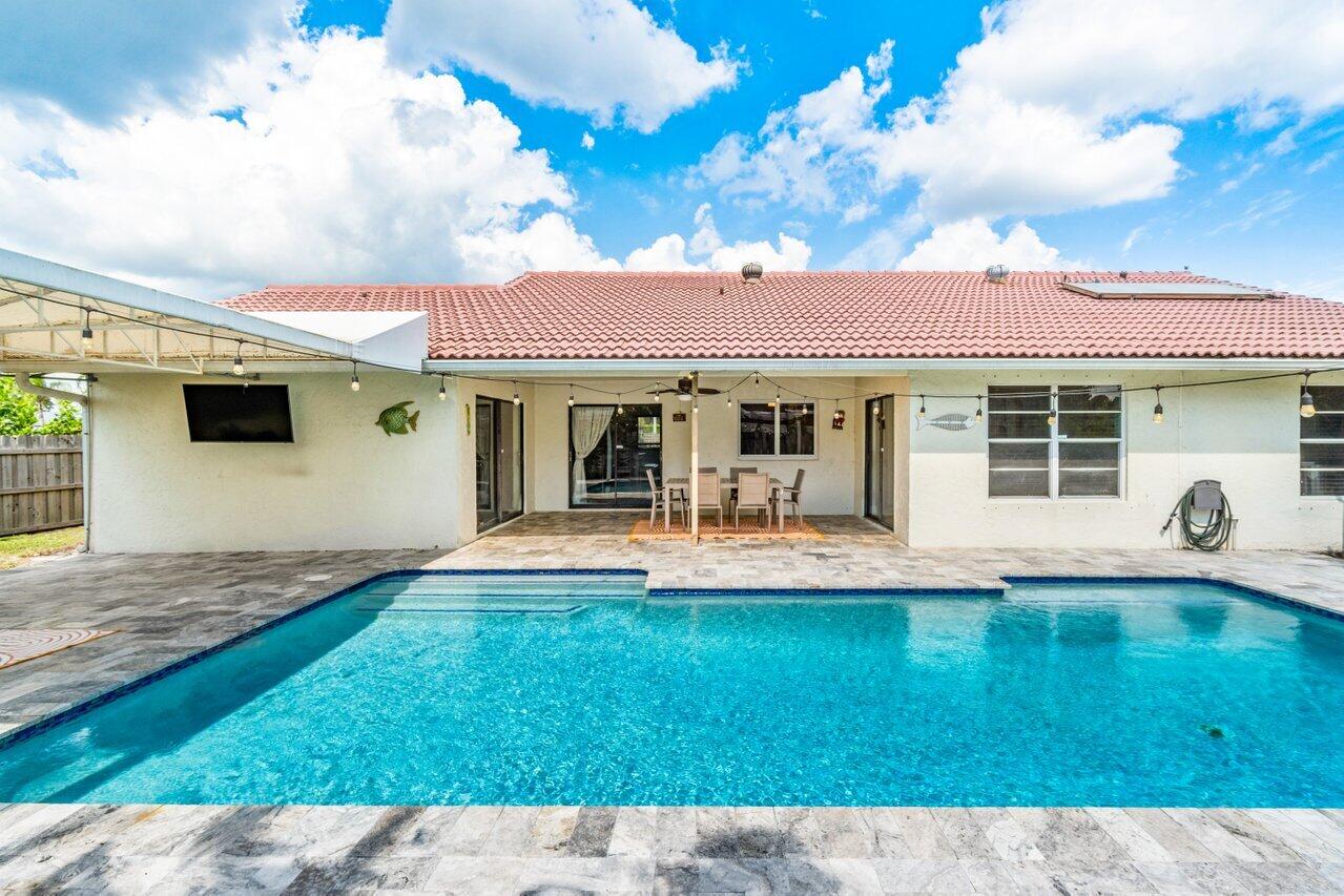 SOUTH SHORE 2 OF WELLINGTON - Residential Lease