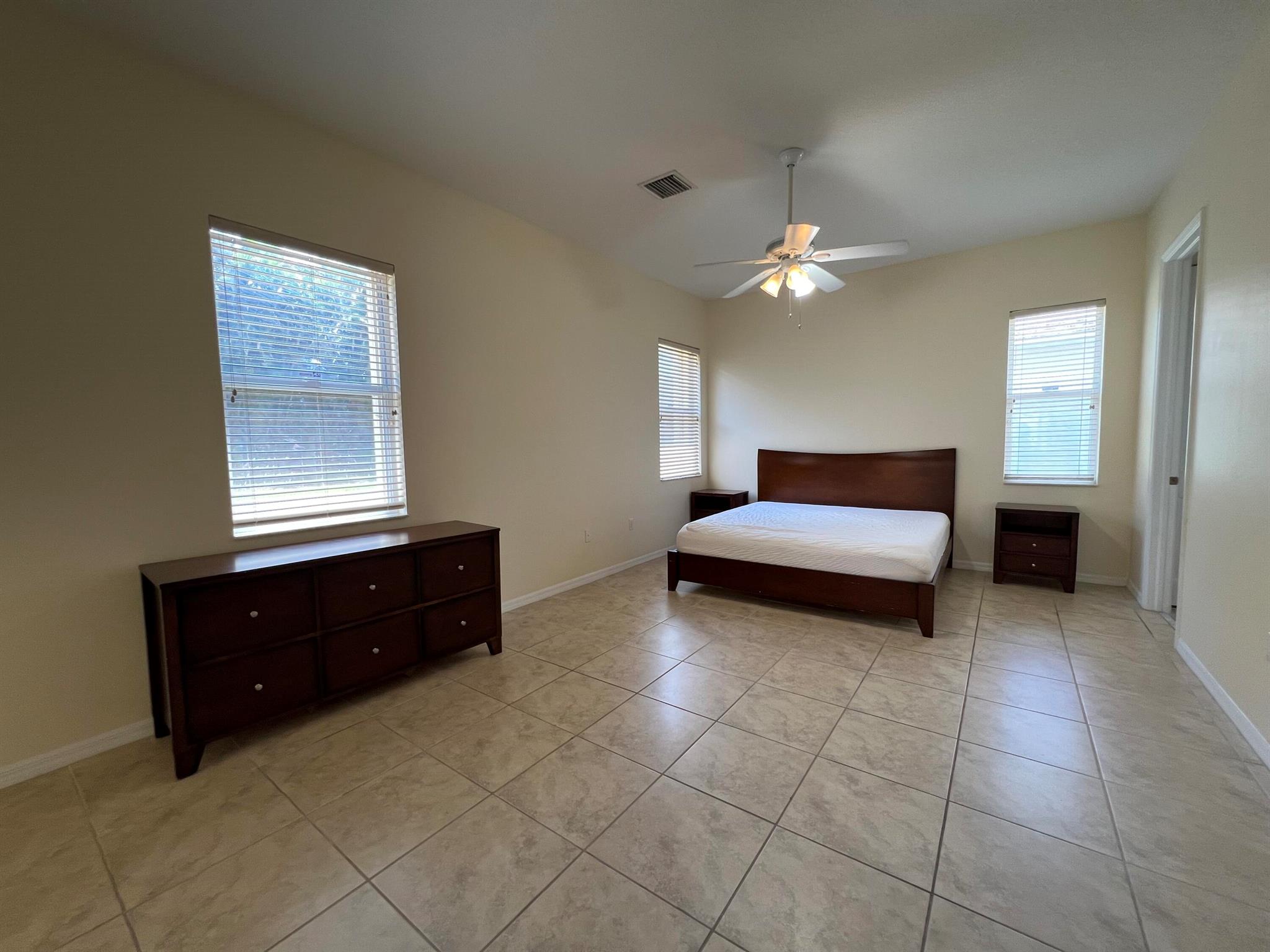 LAKEFOREST AT ST LUCIE WE - Residential Lease