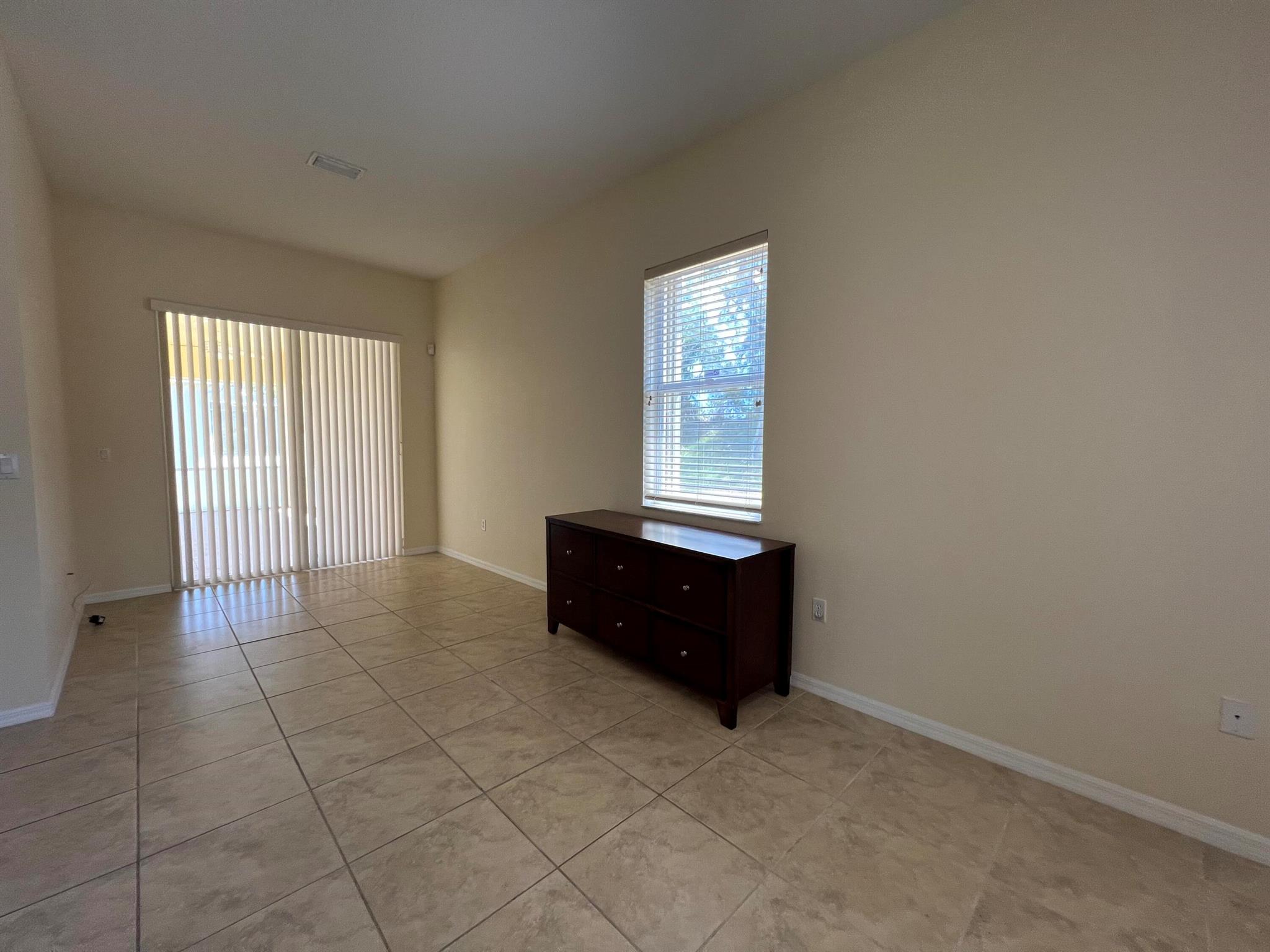 LAKEFOREST AT ST LUCIE WE - Residential Lease