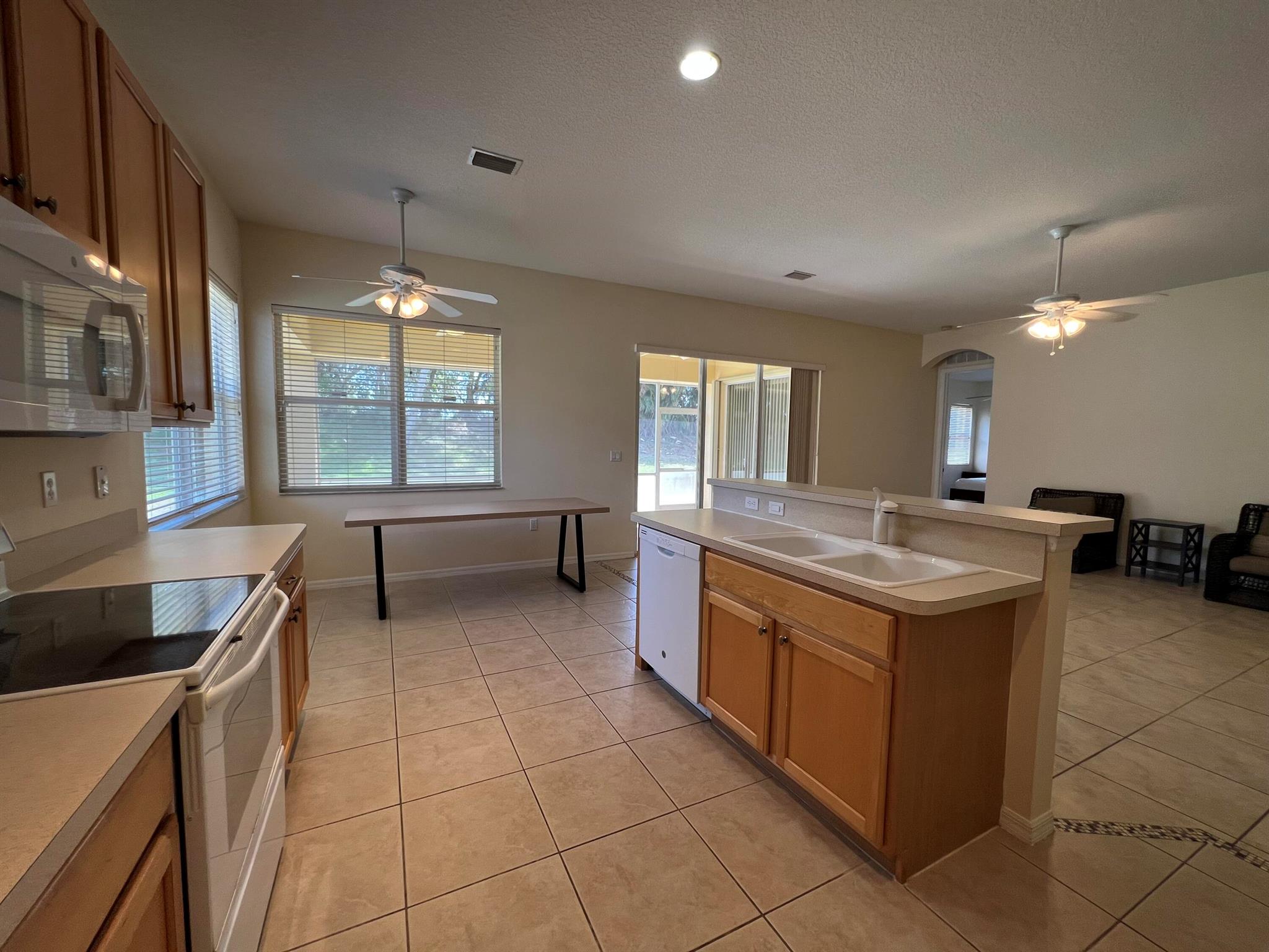 LAKEFOREST AT ST LUCIE WE - Residential Lease