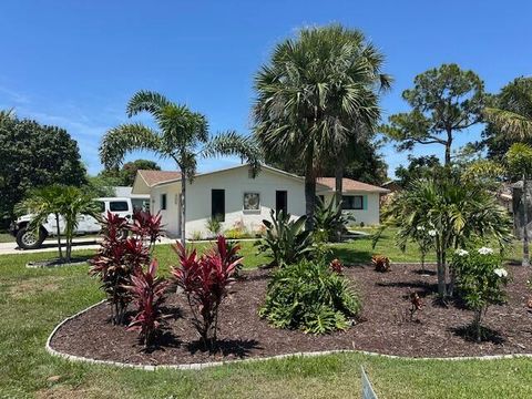 907 SE Lake Street Stuart FL 34994