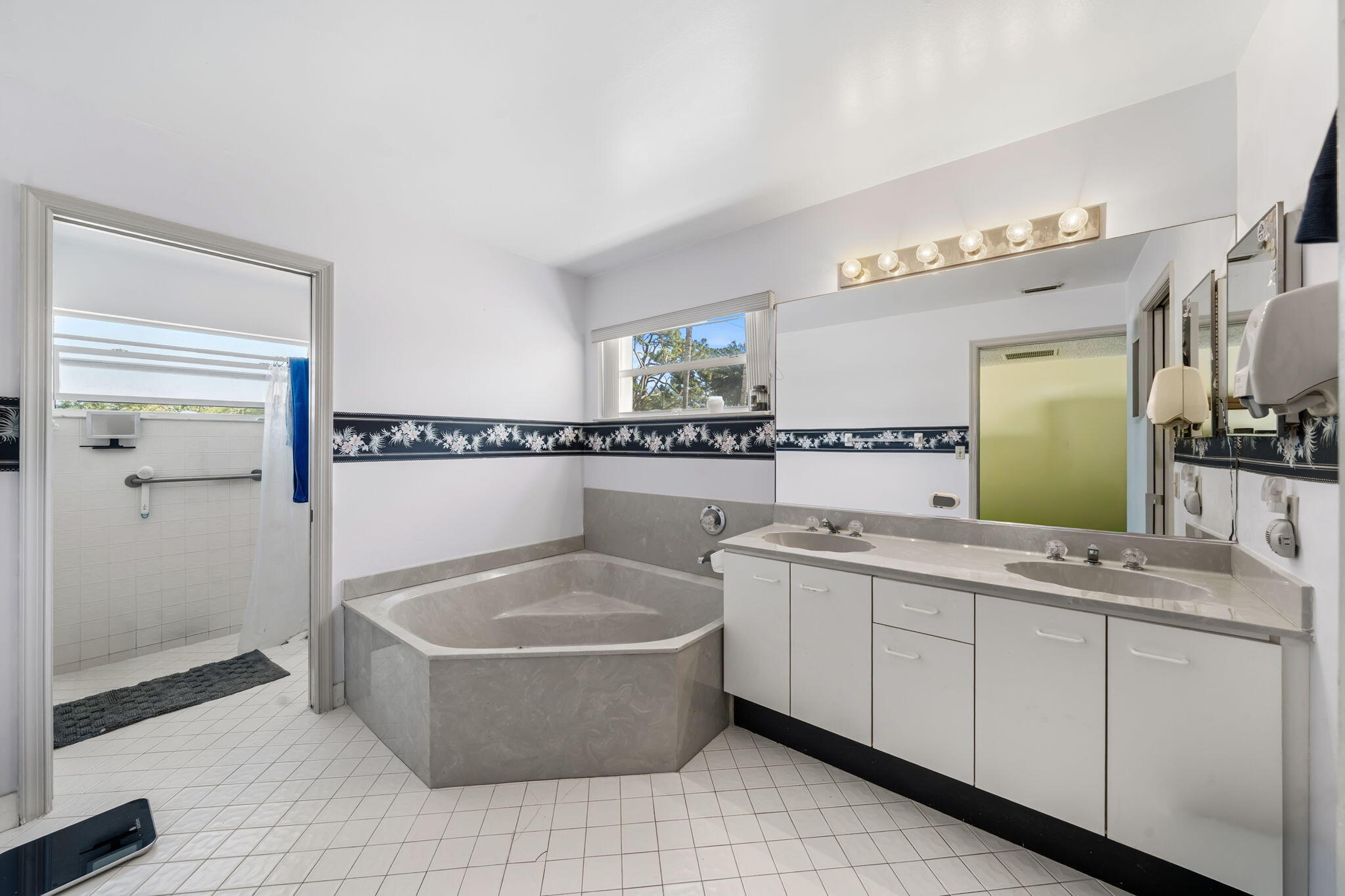 RAINBOW LAKES 2 - Residential