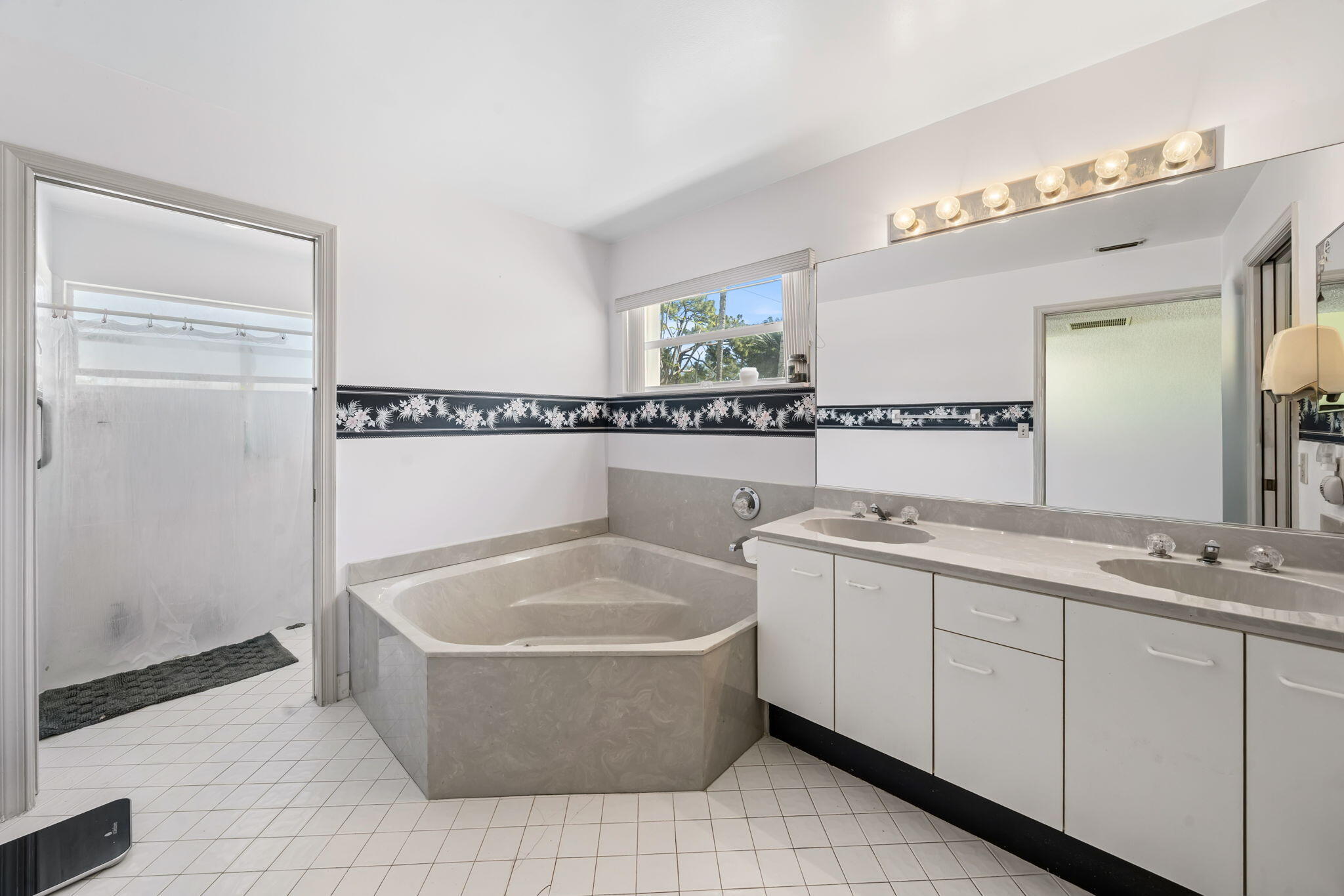 RAINBOW LAKES 2 - Residential