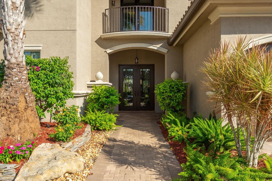 7708 Maywood Crest Drive