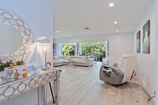 415 Pine Tree Court Unit 17