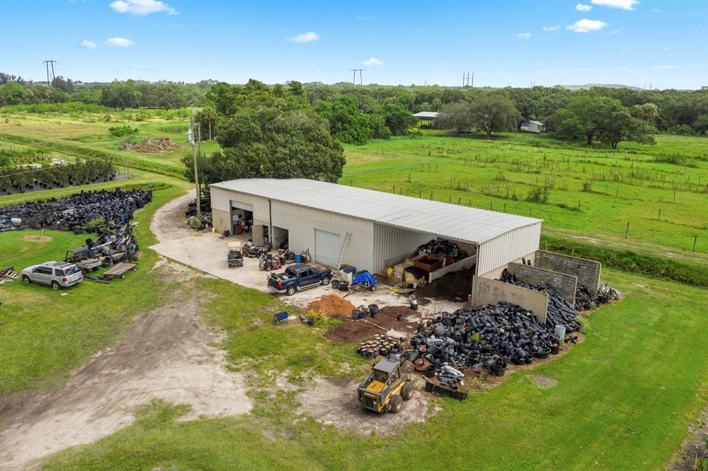 METES AND BOUNDS - Land